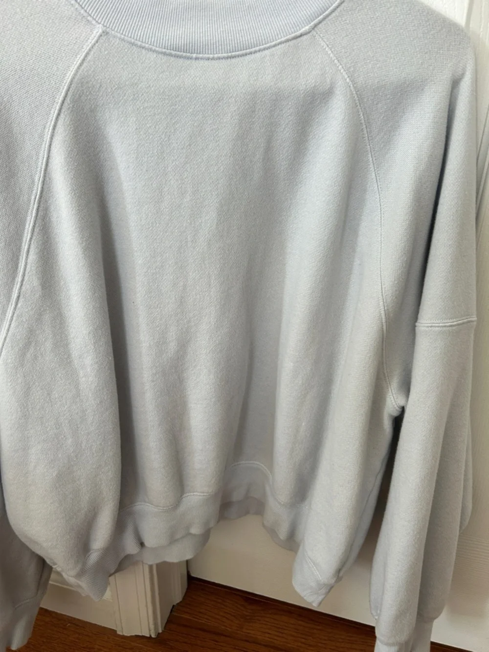 PINK Victoria's Secret Light Gray Crewneck Sweatshirt - Picture 4 of 6